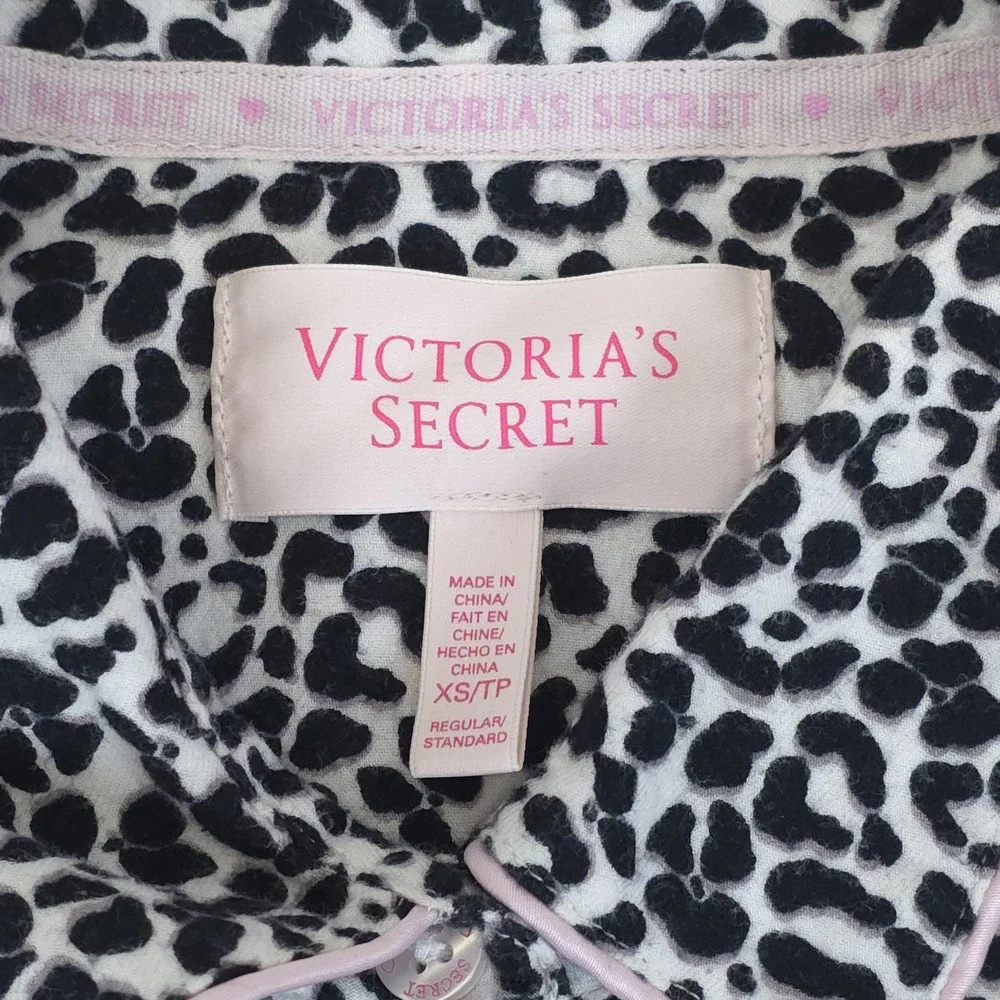 Victoria's Secret‎ Pajama Set White Leopard Print Women XS Button Up Top Pants